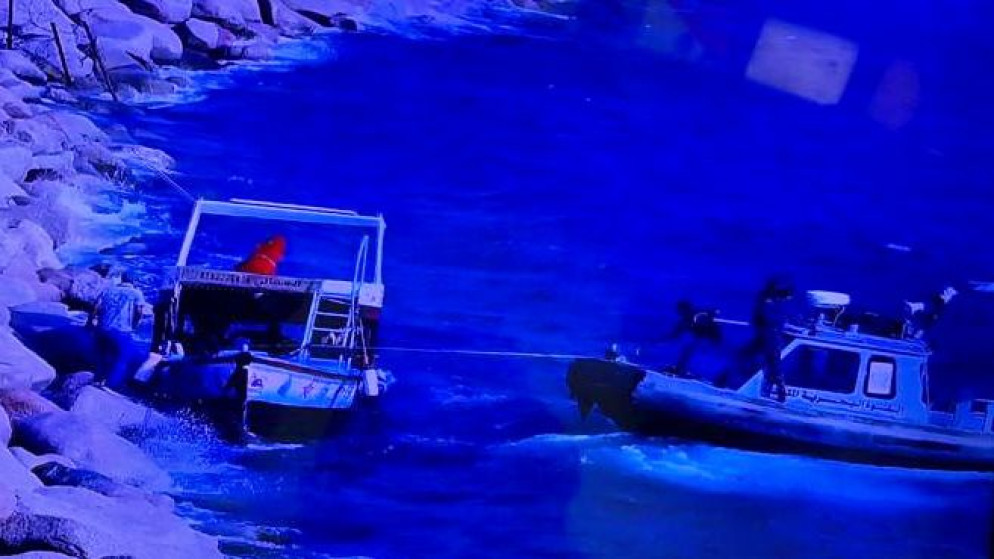 إنقاذ مركب سياحي في العقبة