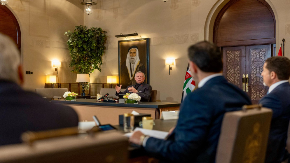 الملك يلتقي شخصيات سياسية وإعلامية لبحث أبرز القضايا المحلية 