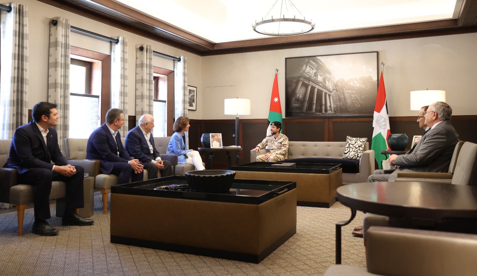 الرئيس التنفيذي لمجموعة أورنج تختتم زيارتها للأردن