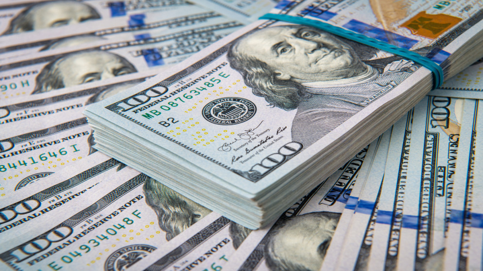 الدولار يتجه نحو خسائر أسبوعية