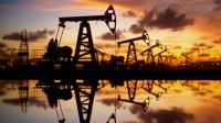 انخفاض أسعار النفط والذهب عالميًا