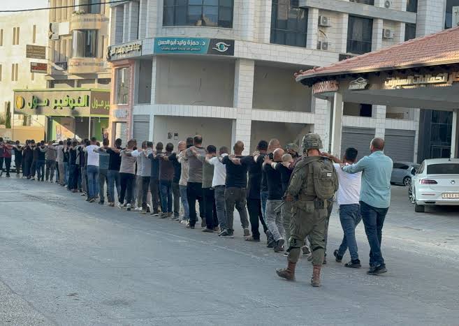 هيئة شؤون الأسرى: إسرائيل تصدر أوامر اعتقال إداري بحق 69 فلسطينيا