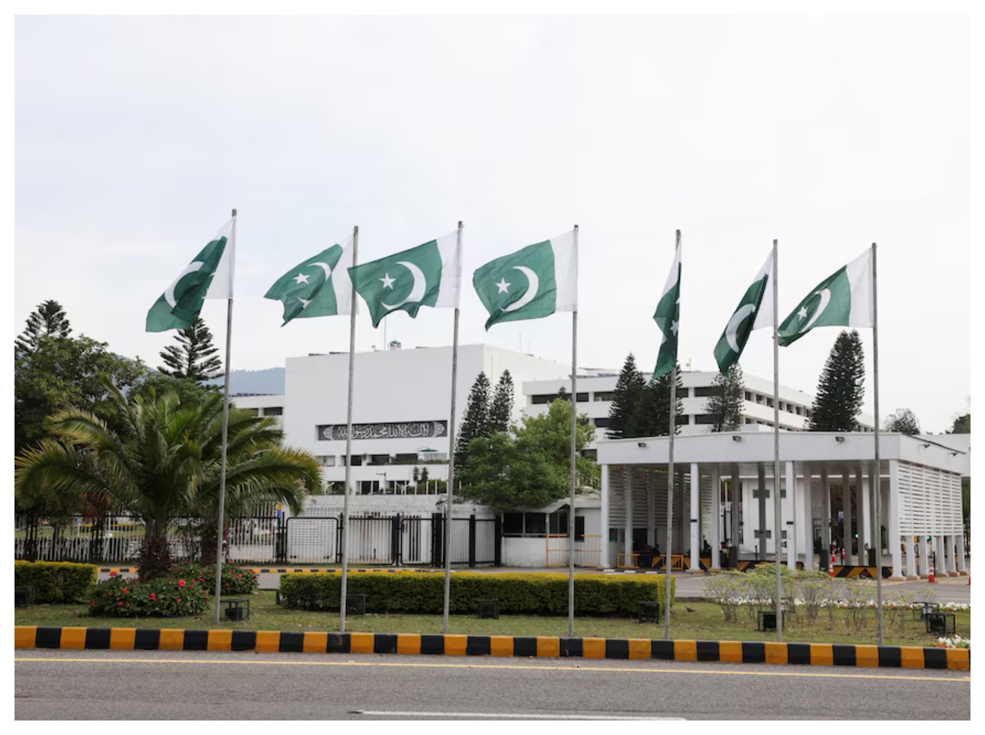 مضيق هرمز يبقى محور خلاف في محادثات إسلام آباد بين واشنطن وطهران