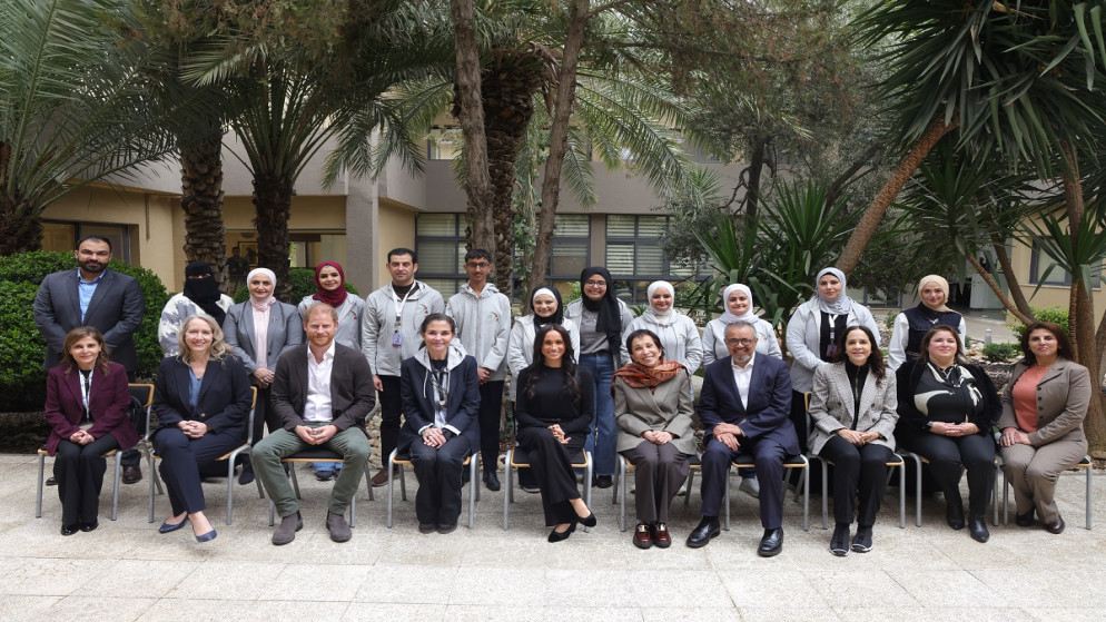 الأميرة بسمة بنت طلال تستقبل وفد منظمة الصحة برفقة هاري وزوجته