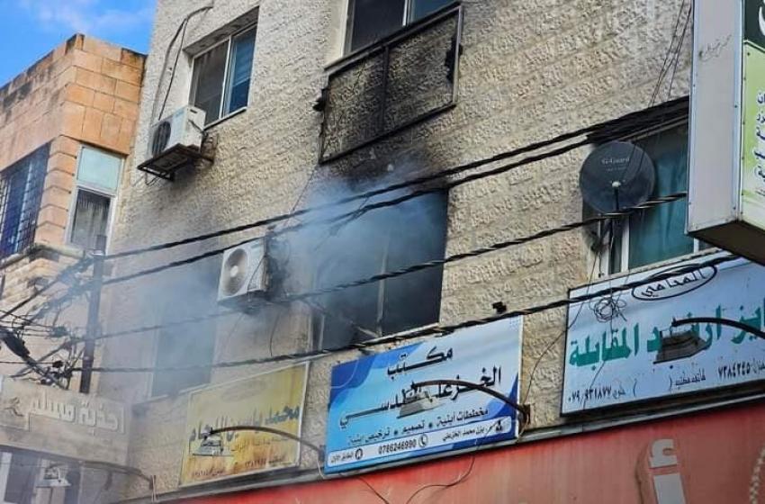 حريق داخل مجمع تجاري بالرمثا وإصابة 22 شخصا 