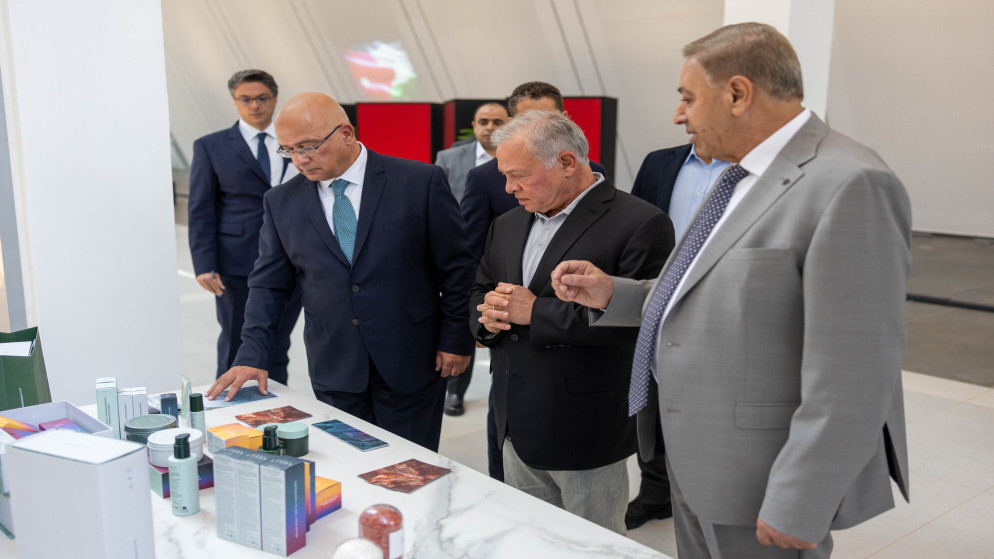 الملك يفتتح مشاريع حيوية لشركتي البوتاس وبرومين الأردن 