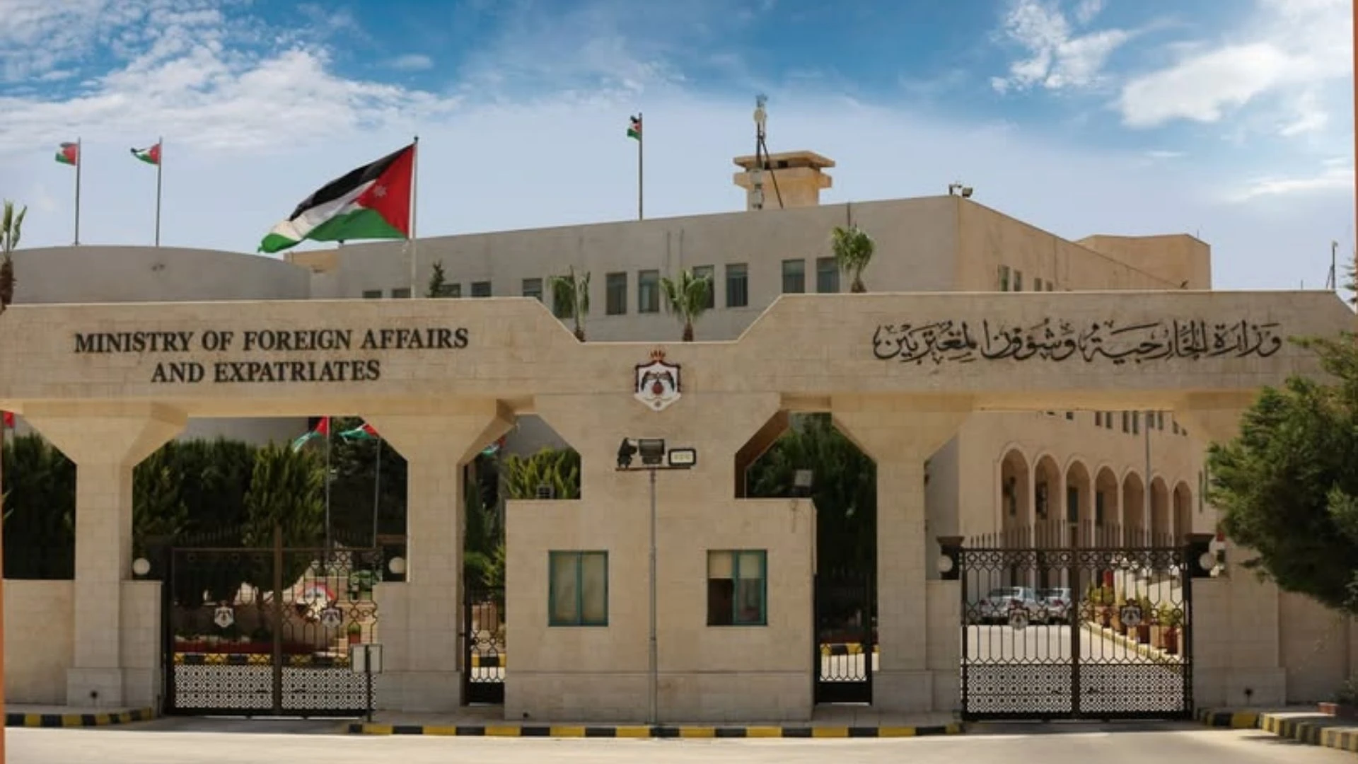 الأردن يدين بشدة الاعتداء الحوثي على مطار الملك خالد بالرياض 