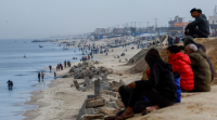 سقط منها بالبحر ..  إنزالات أمريكية لمساعدات على غزة