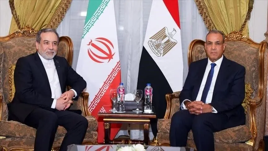 مصر تؤكد لإيران أهمية خفض التصعيد وضمان حرية الملاحة وأمن الخليج 