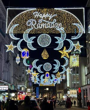 لأول مرة ..  لندن تضاء بمناسبة شهر رمضان - صور