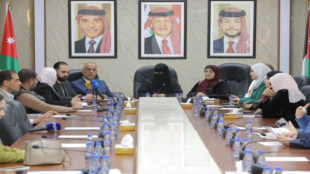 الأسرة النيابية  تطلع على دور نقابة العاملين في قطاع المياه والزراعة