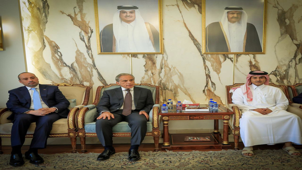 حسان يزور السفارة القطرية معزيا بوفاة الأمير الشيخ حمد بن خليفة آل ثاني