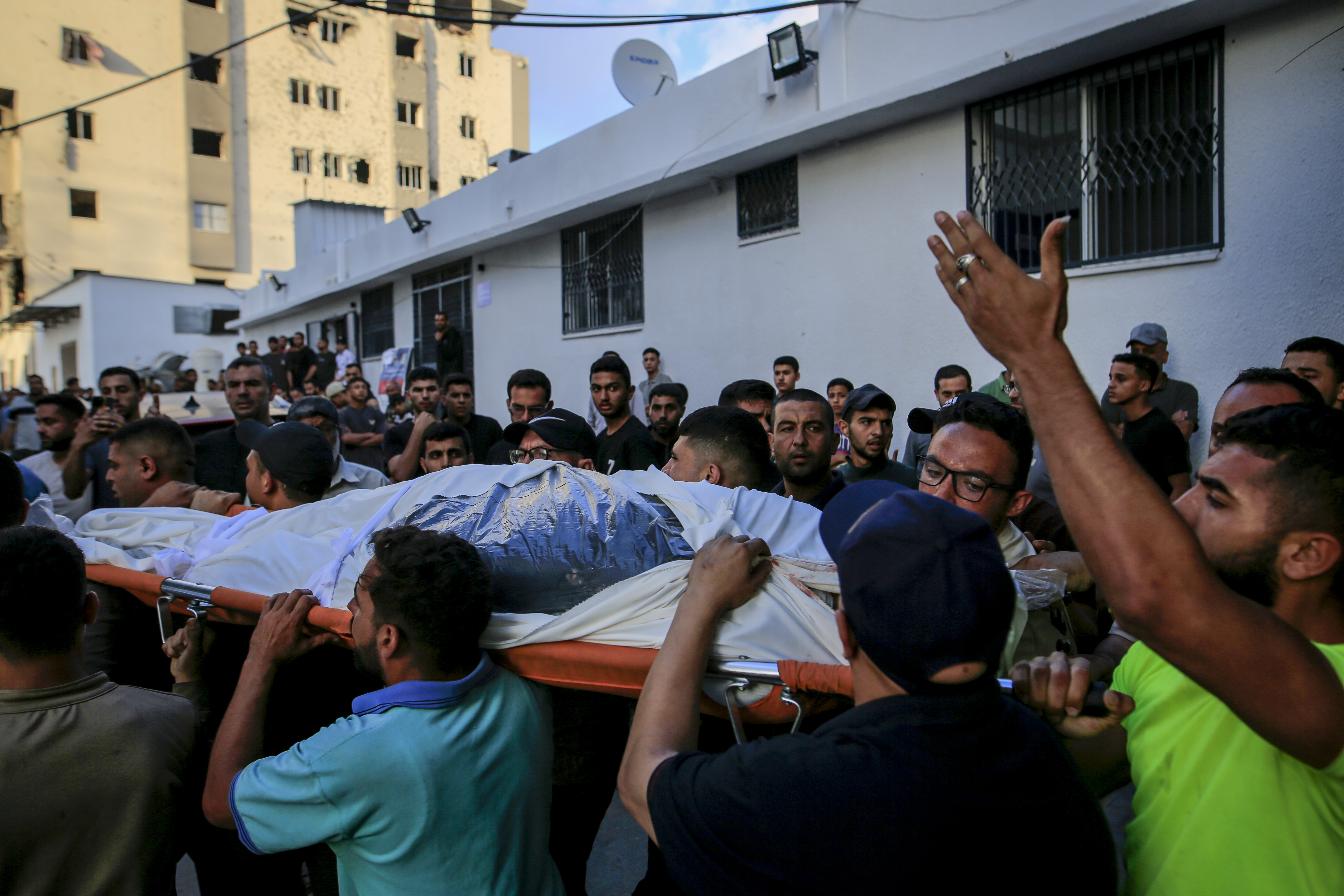 10 شهداء و29 جريحاً بهجمات إسرائيلية على غزة