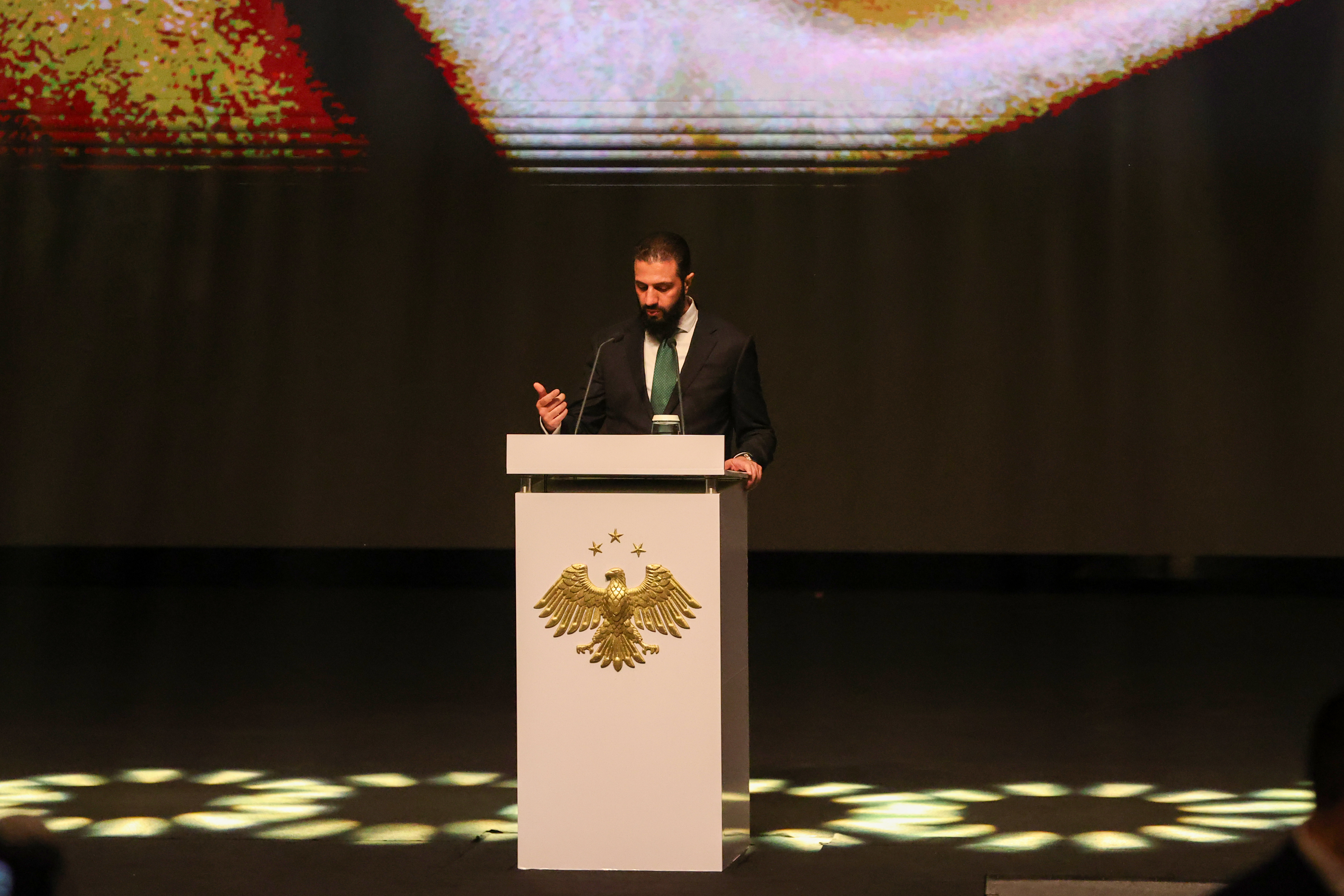 الشرع يفتتح معرض سوريا الدولي للنسيج: نقطة انطلاق لإعادة الإعمار