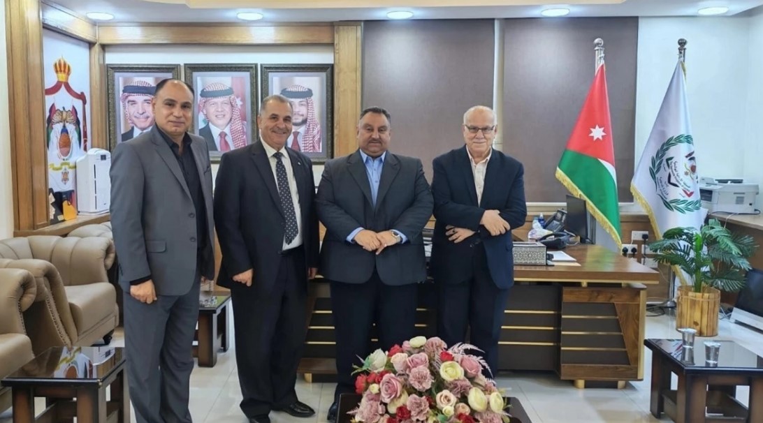 محافظ إربد يبحث مع نقابة الصحفيين تعزيز التعاون ودعم العمل الإعلامي