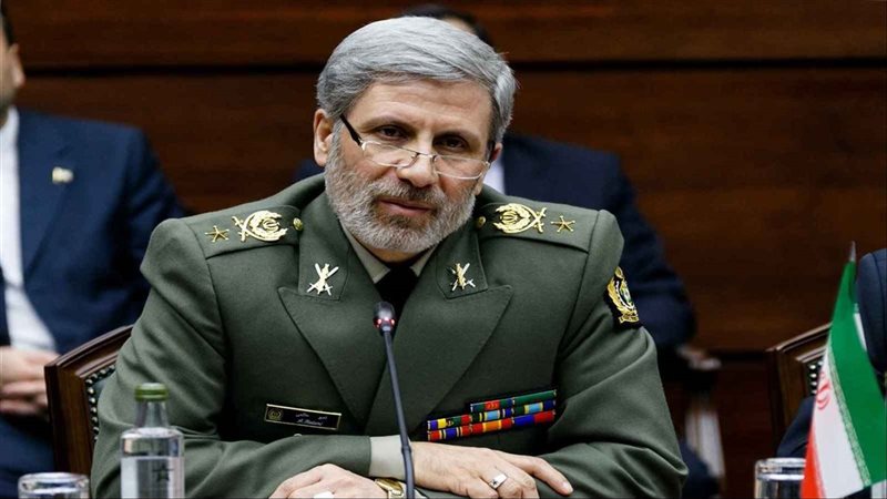 خامنئي يعيّن أمير حاتمي قائدًا للجيش الإيراني