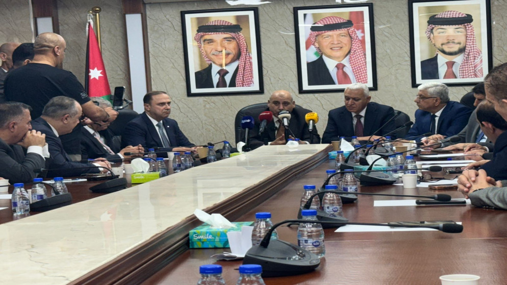 الحكومة تؤكد مساندتها للصحف الورقية