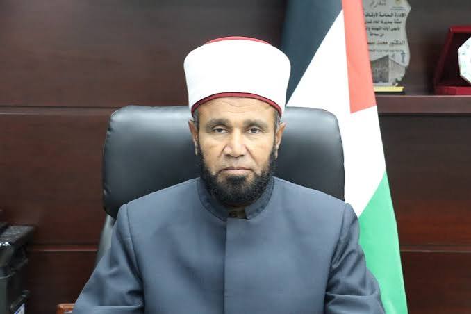 بعد فيديو الرقية والطفلة ..  قبول استقالة وزير الأوقاف الفلسطيني محمد نجم