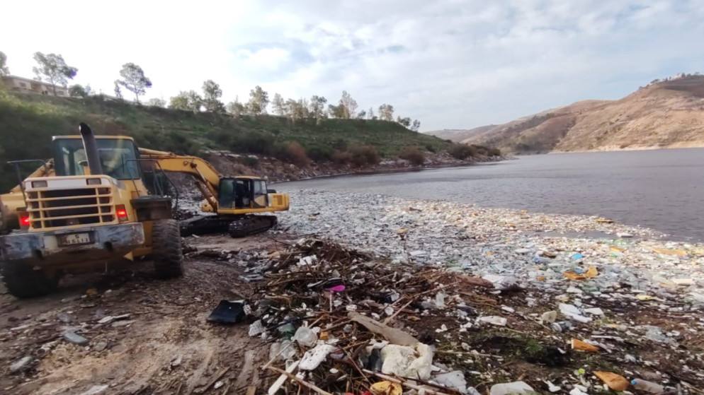 إطلاق حملة لتنظيف سد الملك طلال من النفايات