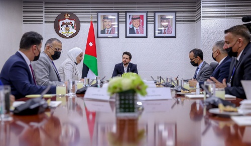 ولي العهد يطّلع على استراتيجية دور رعاية الأطفال