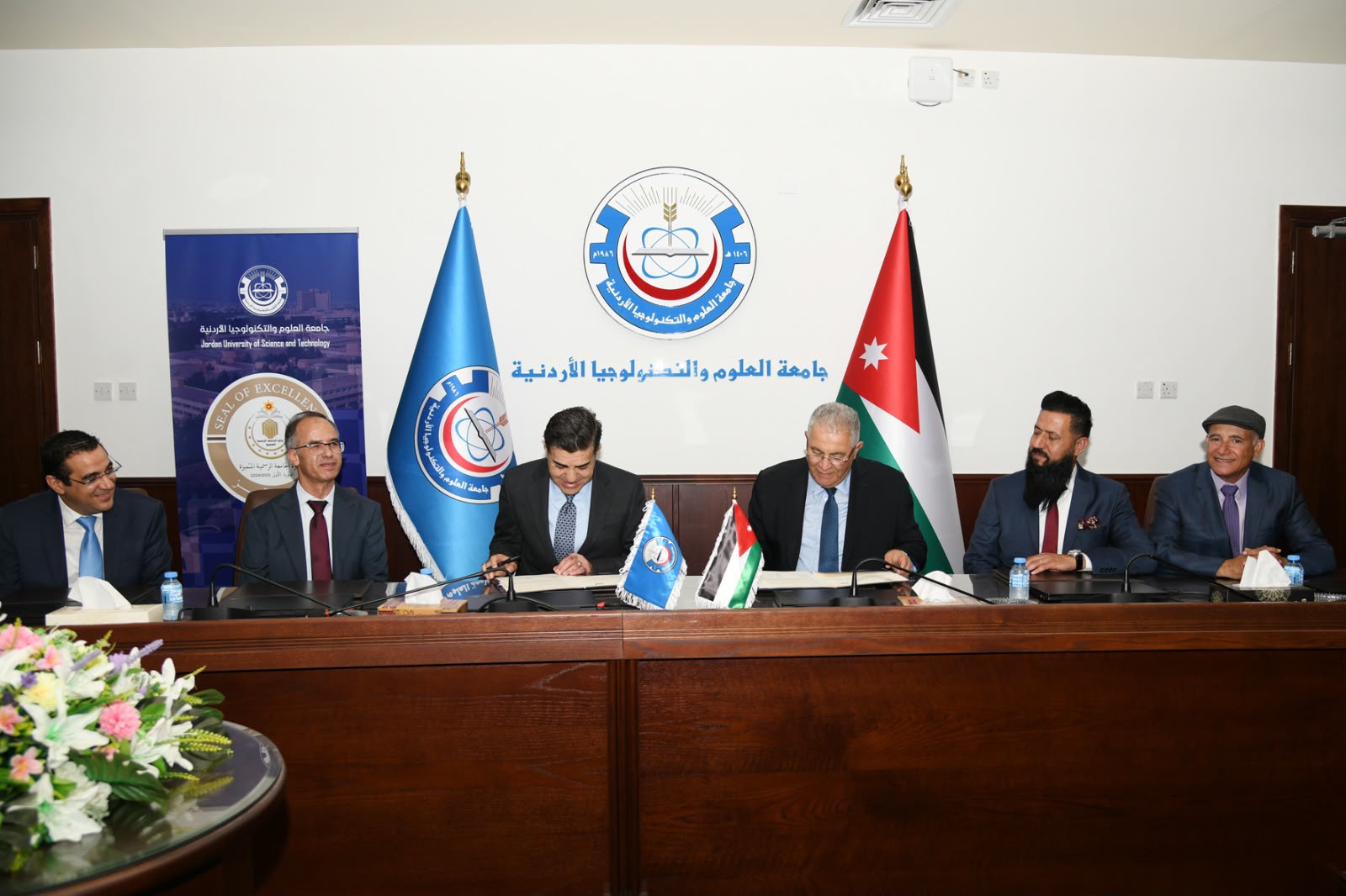 العلوم والتكنولوجيا وجامعة القدس تبحثان سبل التعاون العلمي والأكاديمي