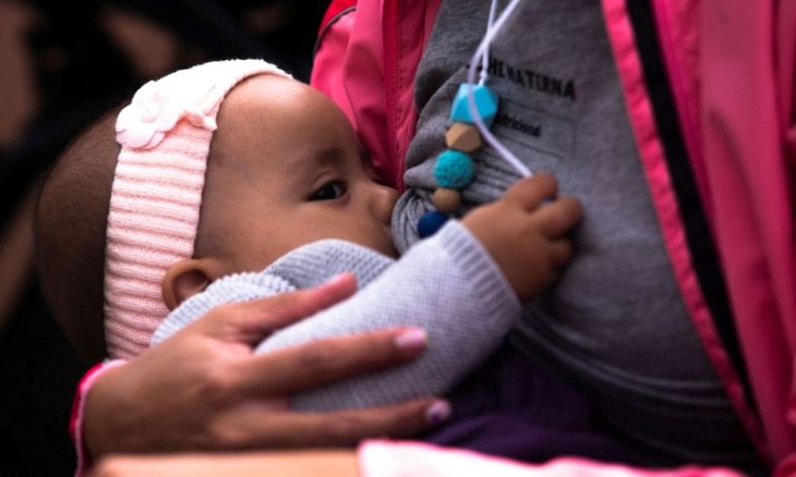 انخفاض وفيات الأمهات في الولايات المتحدة عام 2024 واستمرار الاتجاه الإيجابي في 2025