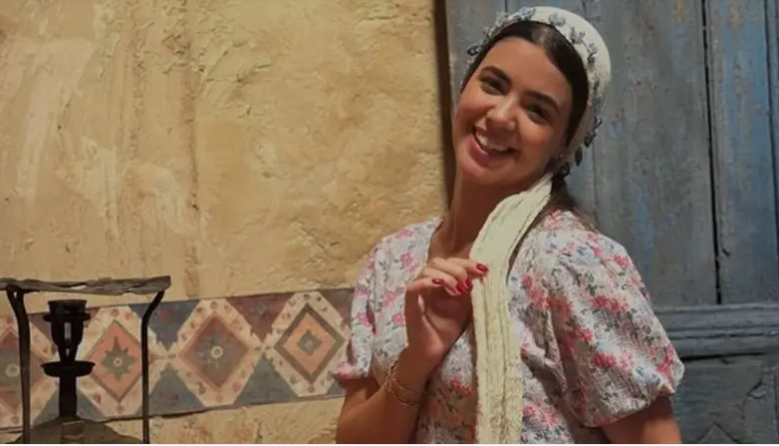 أشعلت المواقع ..  من هي بطلة كليب أغنية لولا البنات ..  صور