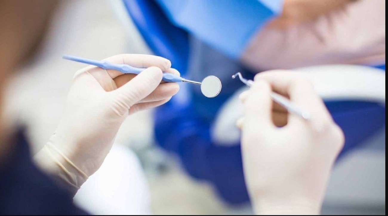 مطلوب مساعدة طبيبة أسنان ..  تفاصيل وشروط