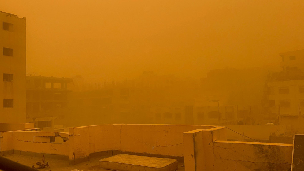 عاصفة رملية تضرب قطاع غزة