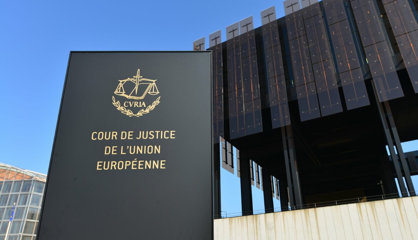 محكمة العدل الأوروبية تتيح الطعن في قرارات فيفا