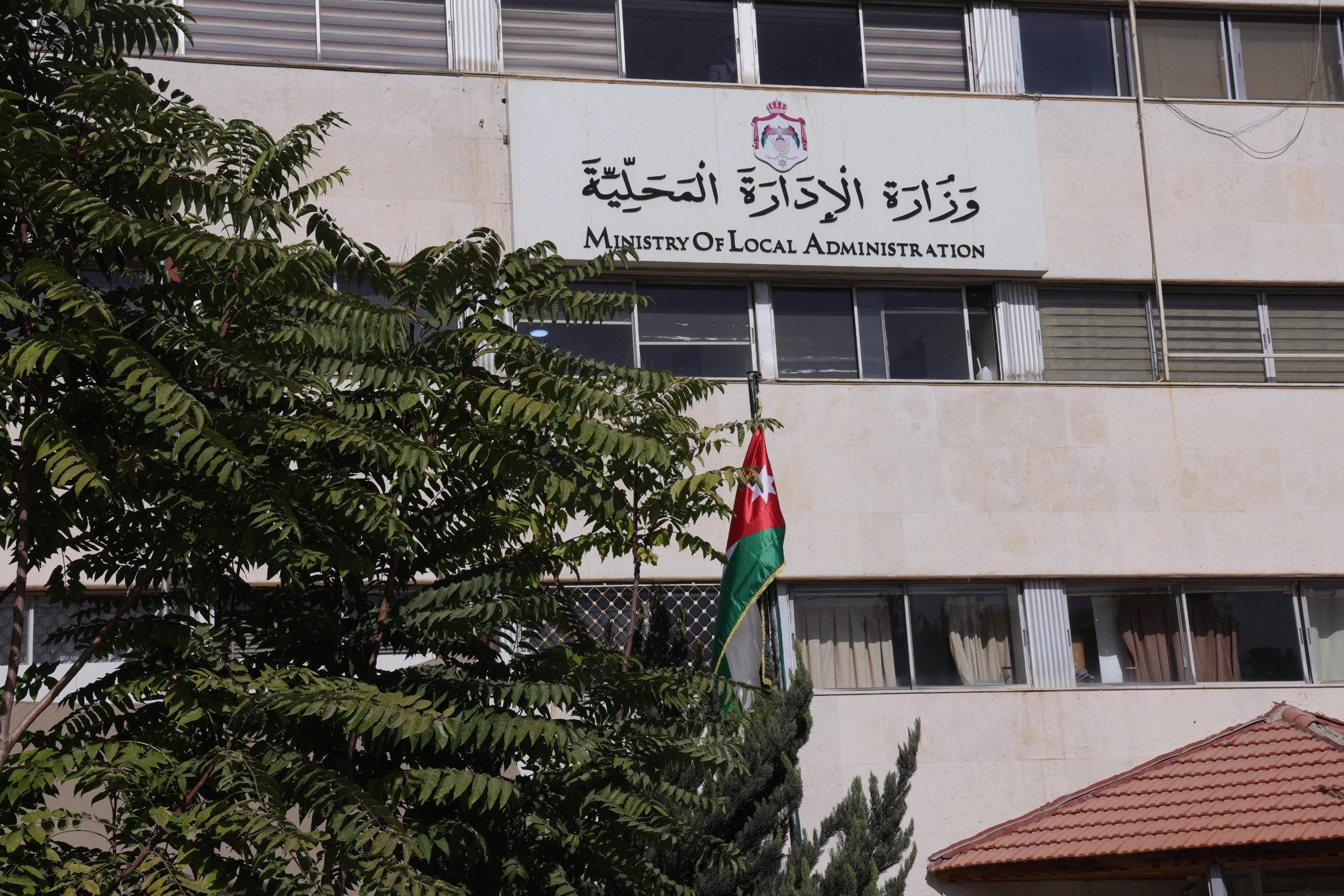 توجيهات حكومية للبلديات في التعامل مع عدم الاستقرار الجوي 