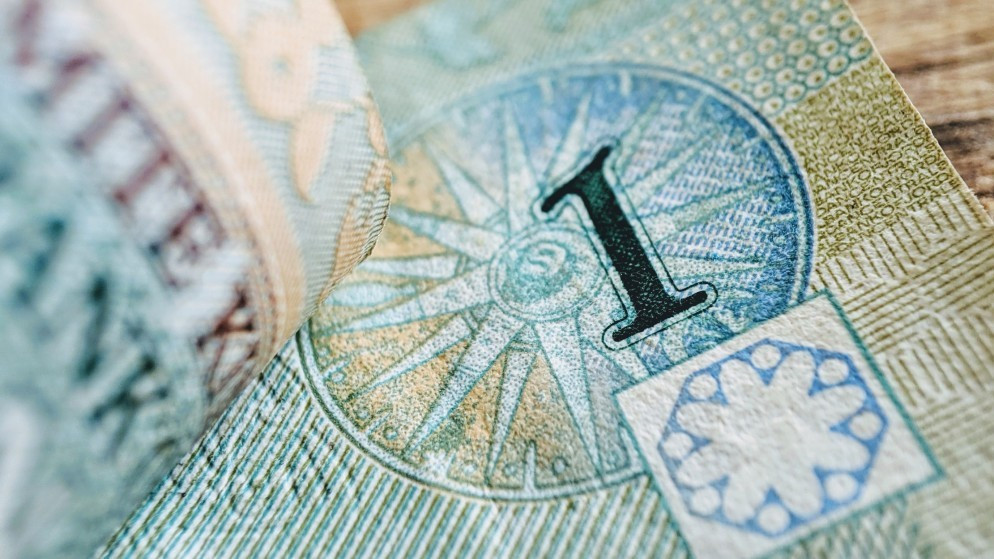 الحكومة تقترض 2.1 مليار دينار محلياً