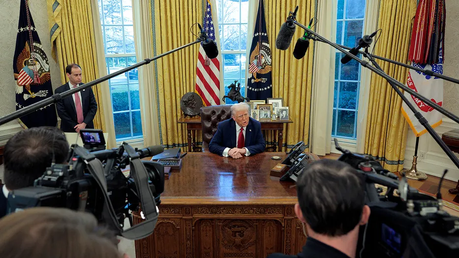 ترامب يدعو الإيرانيين إلى استعادة بلادهم  ..  تفاصيل 