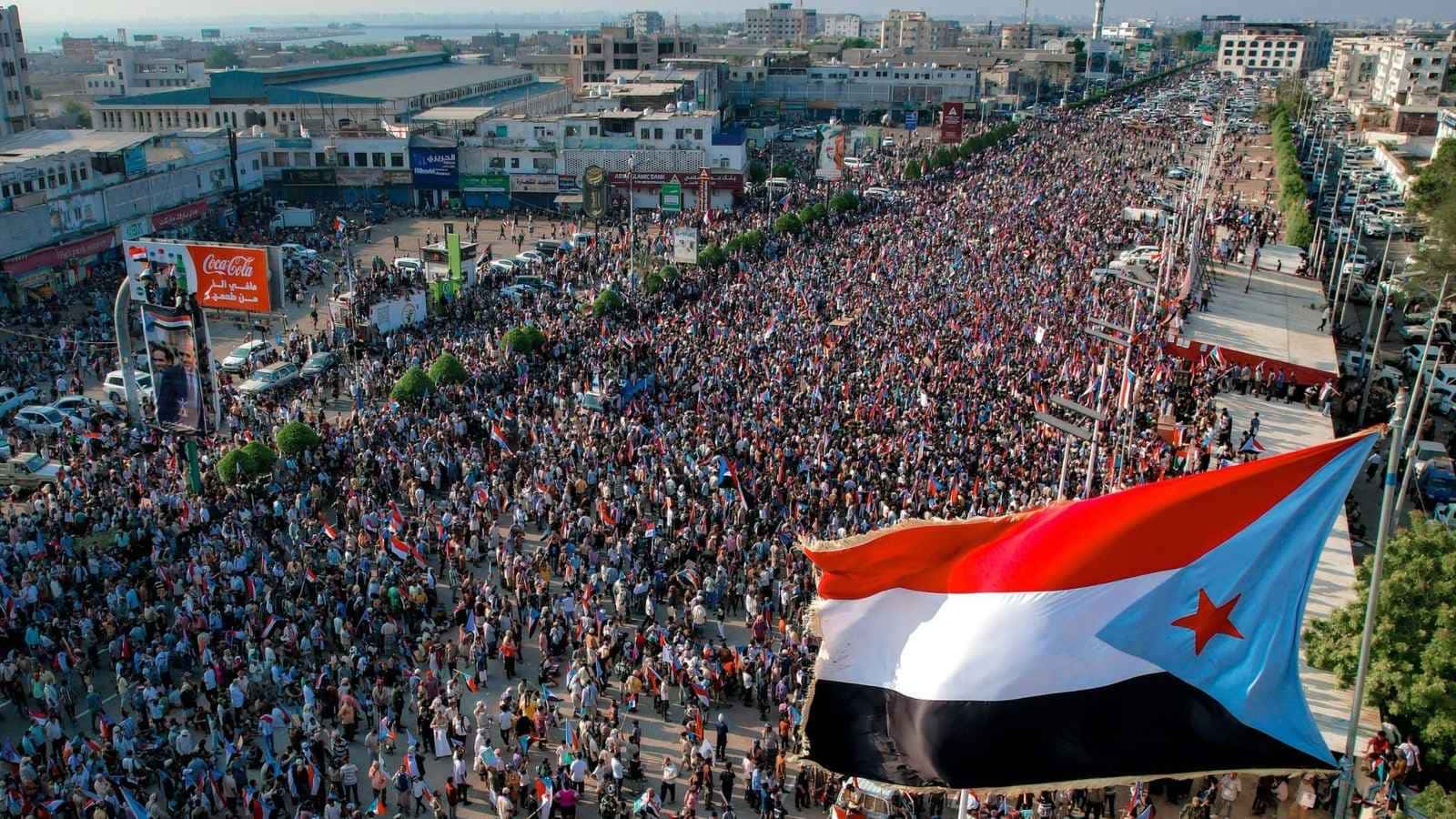 وسط ترقب الرد الإيراني ..  تطورات أمنية متسارعة بين الخليج واليمن ولبنان