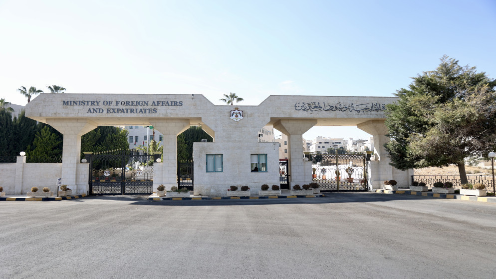 إرادات ملكية بنقل عدد من السفراء