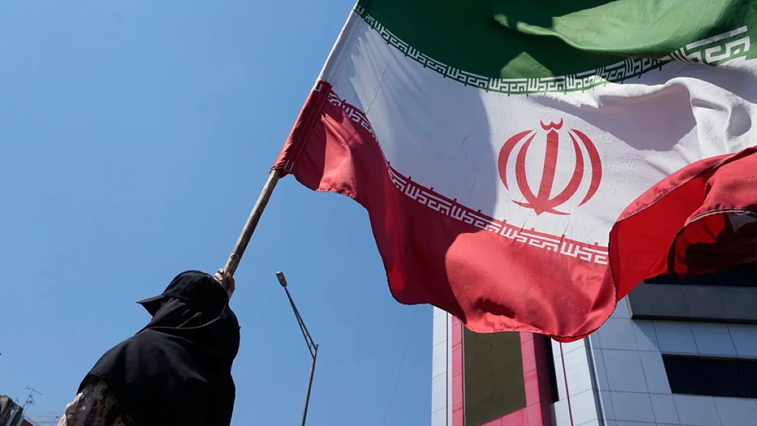 طهران: تفكيك 3 شبكات "تخريبية" ومقتل شخصين واعتقال 10 آخرين جنوبي إيران
