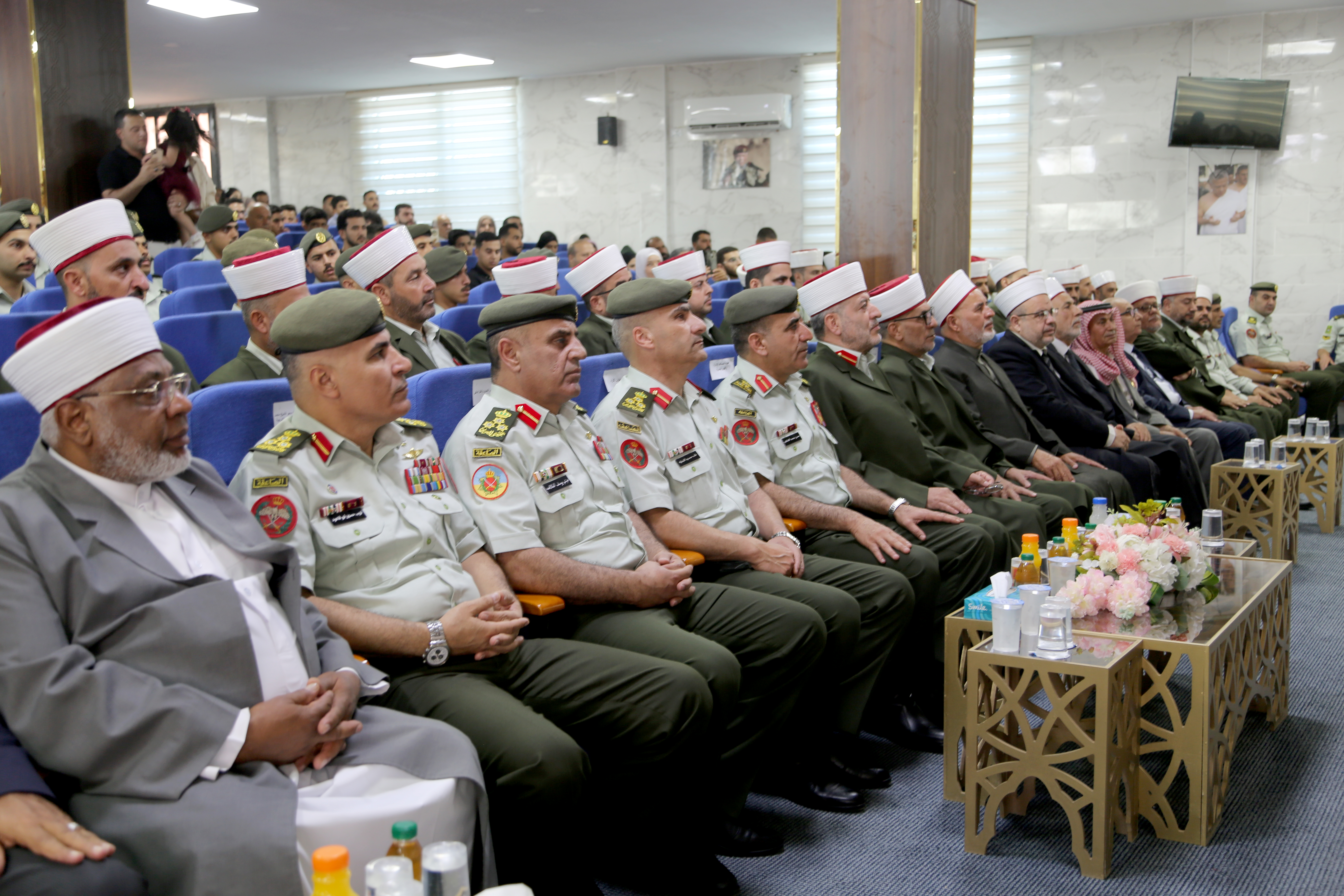 تخريج الفوج الخامس في كلية الأمير الحسن للعلوم الإسلامية