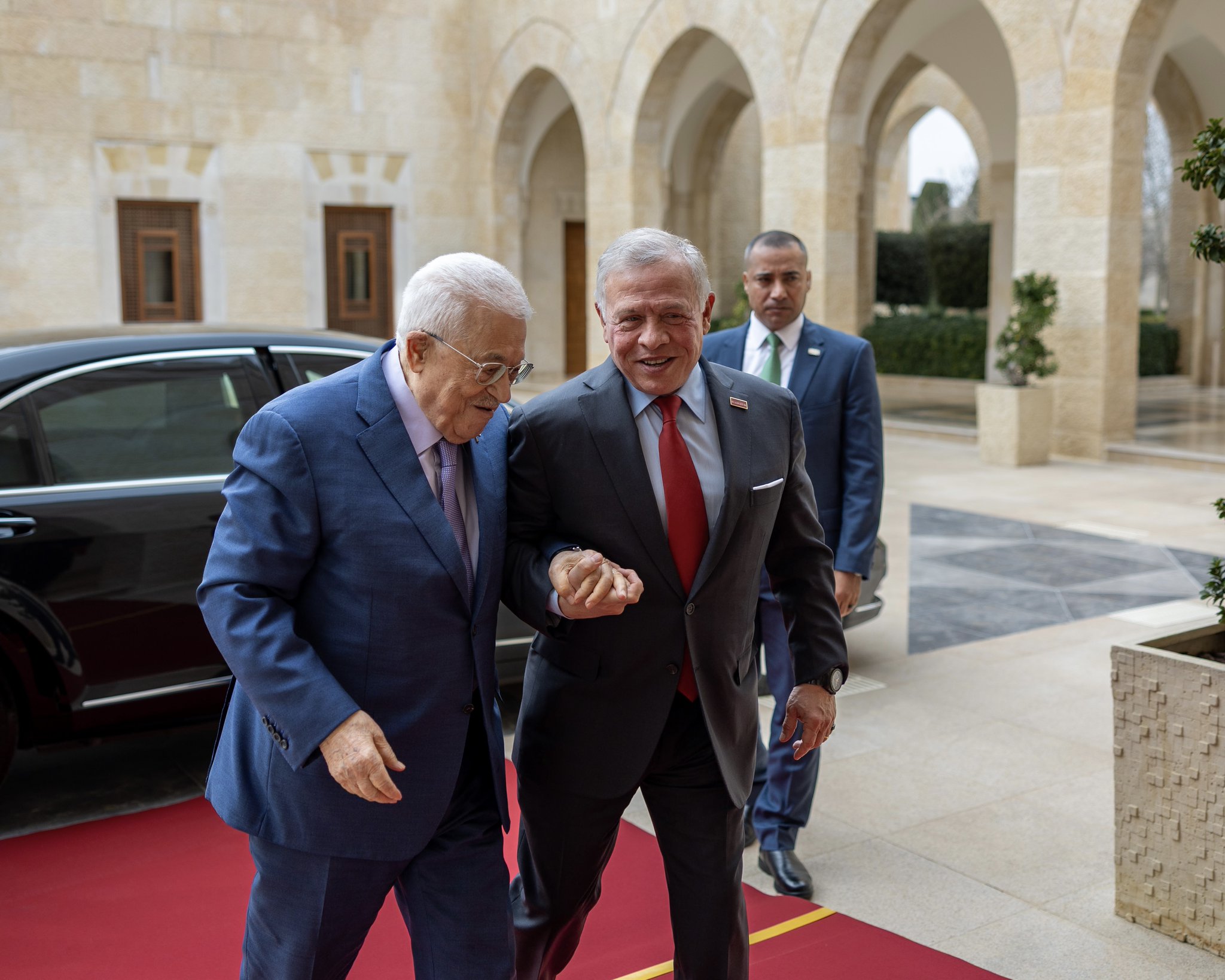 الملك يستقبل الرئيس الفلسطيني