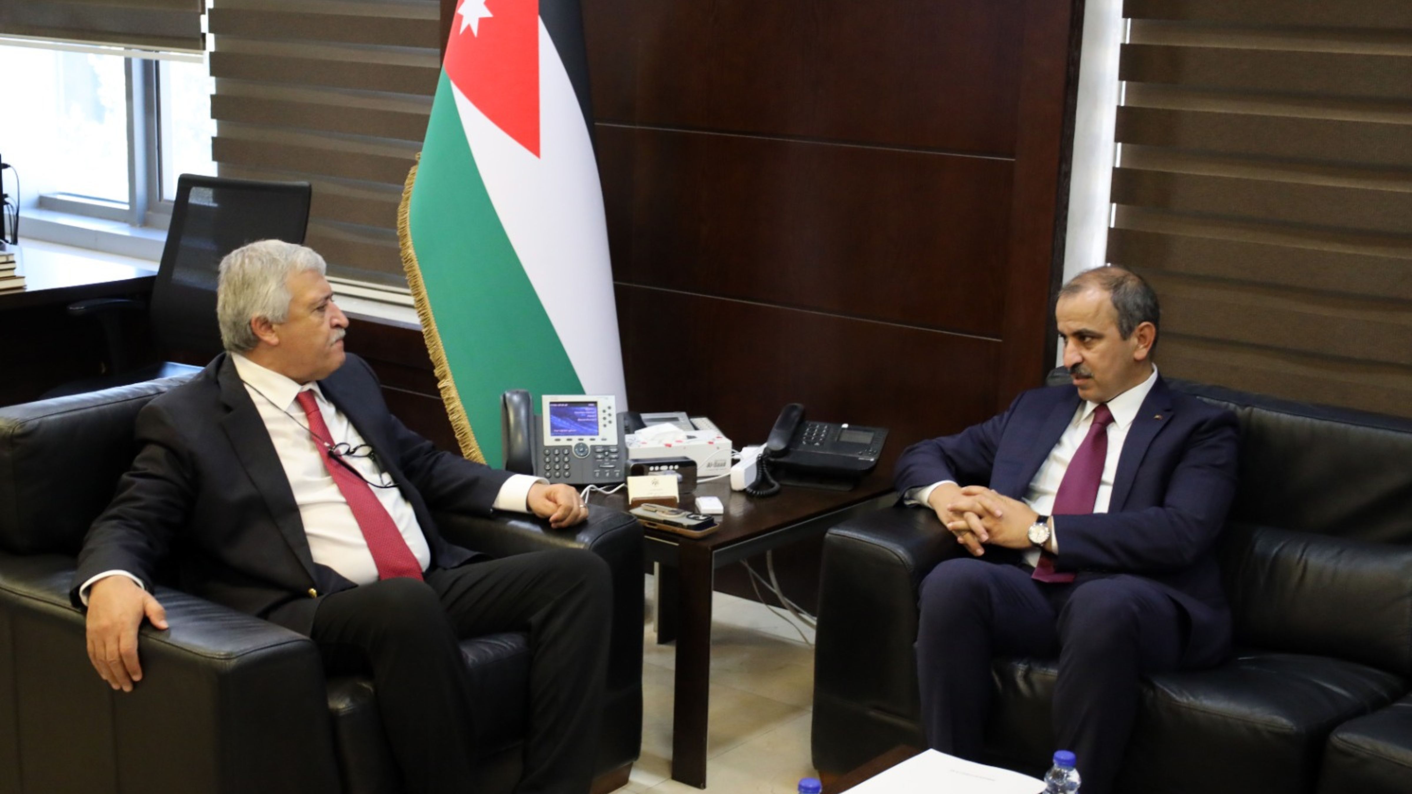 الأردن وتركيا يبحثان تعزيز الربط السككي والنقل 