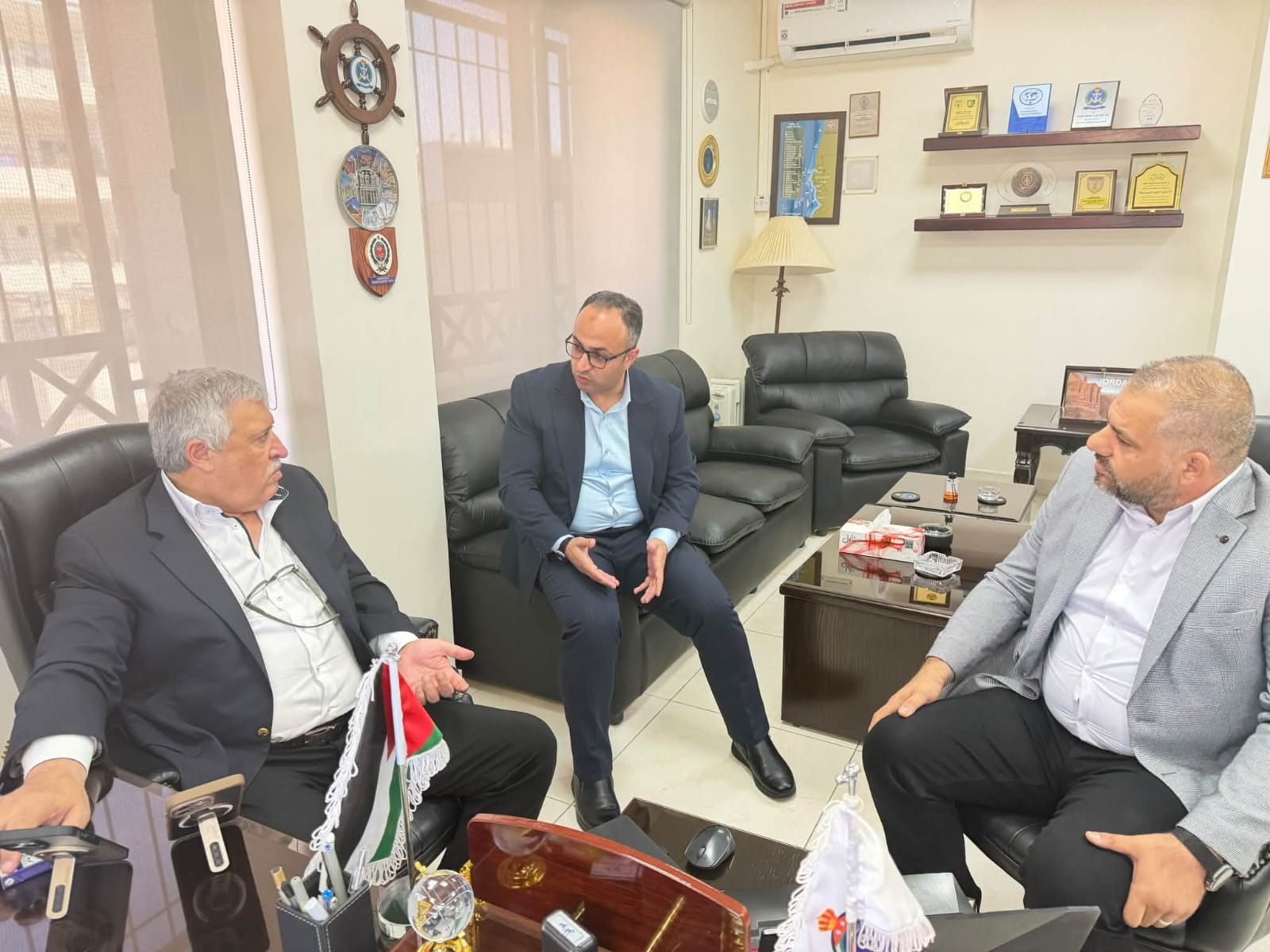 وزير النقل والعمل يزور الهيئة البحرية الأردنية
