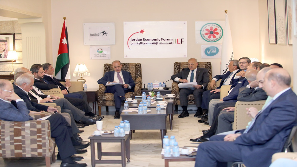 المنتدى الاقتصادي يبحث تطوير الإدارة المحلية