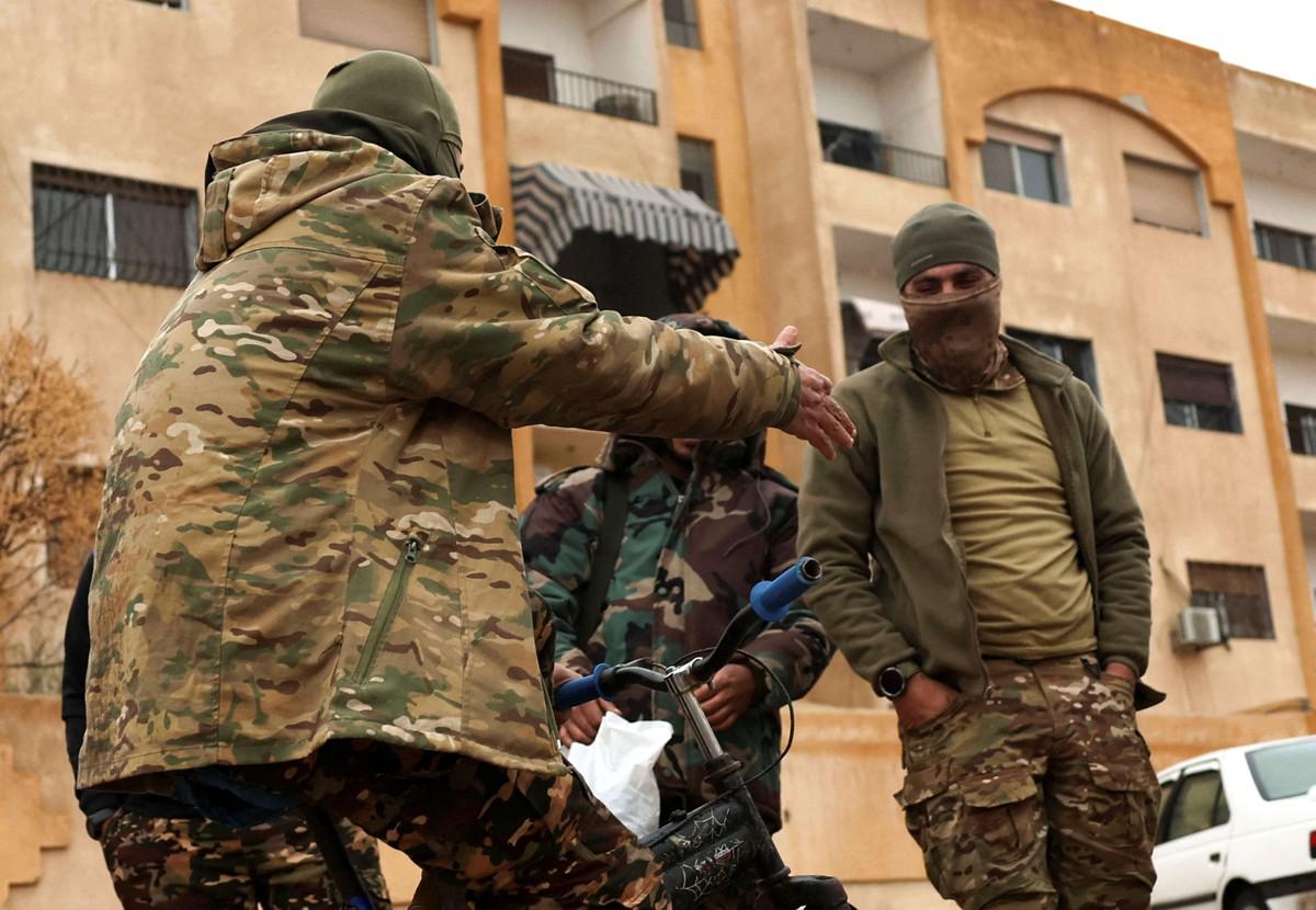 مقتل جنديين سوريين جراء استهداف بريف حلب