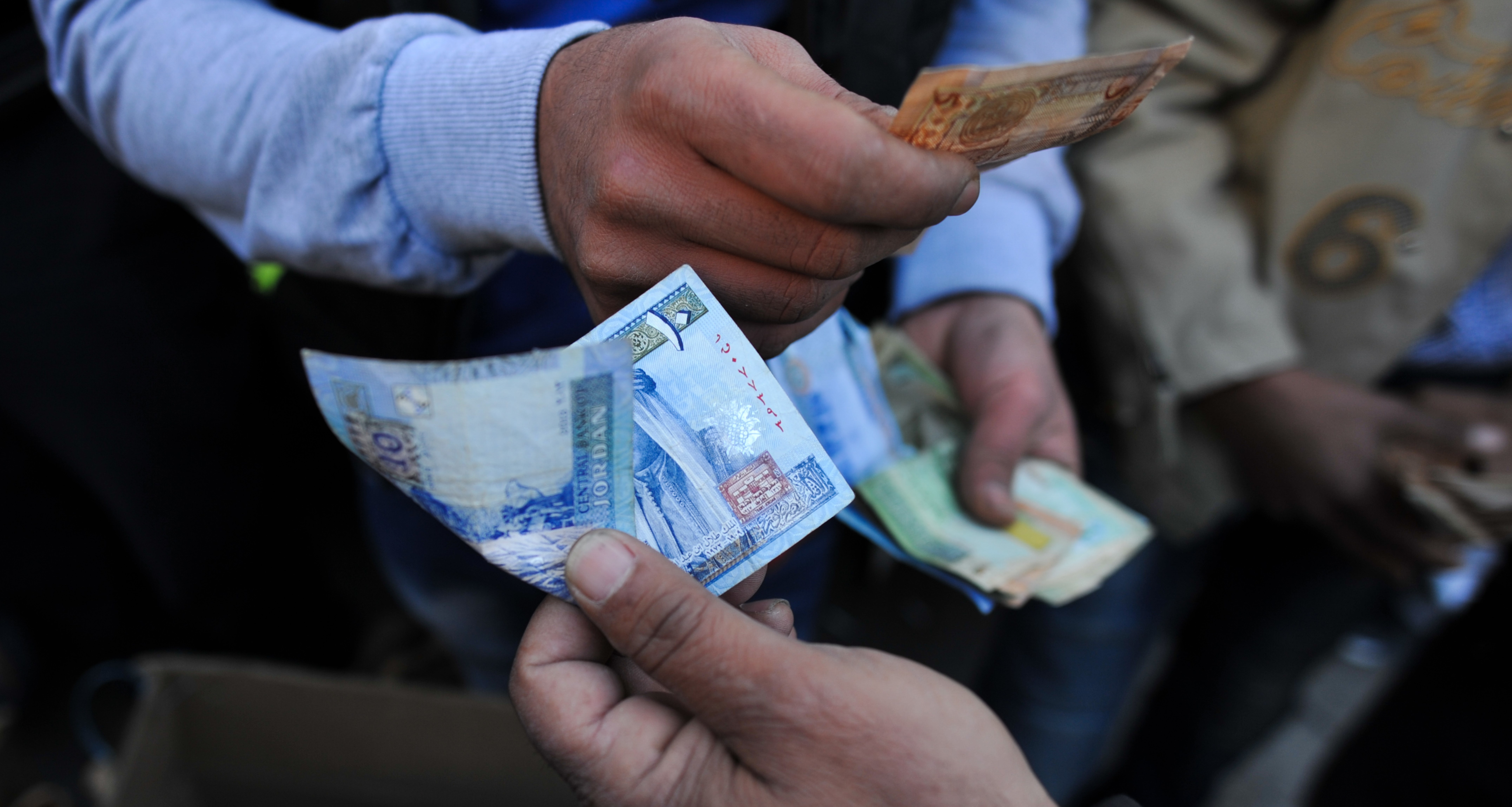 إحالة أشخاص للقضاء قاموا بجمع تبرعات بدون ترخيص