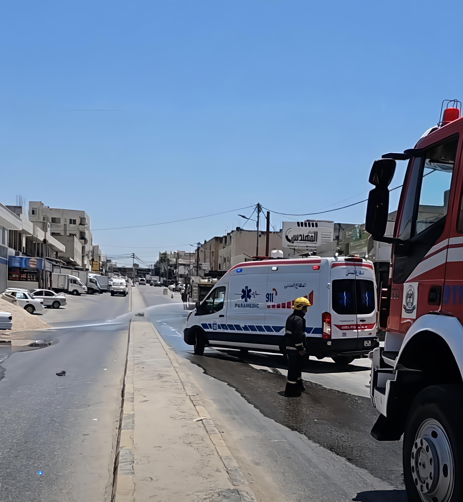 إربد : بطارية هايبرد تُغلق شارعًا في المدينة الصناعية احترازيًا ..  صور