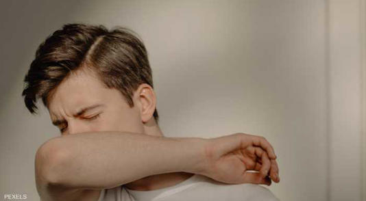 طبيب يوضح 5 أنواع للسعال ..  بعضها مؤشر خطير