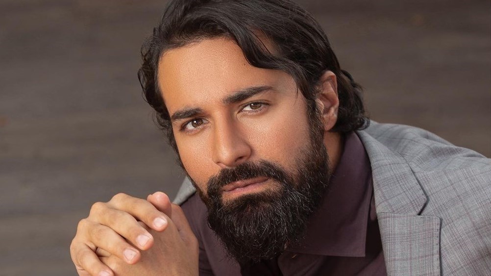 أحمد حاتم يخرج عن صمته ويرد على اتهامات منتج فيلم "حدث بالقاهرة"