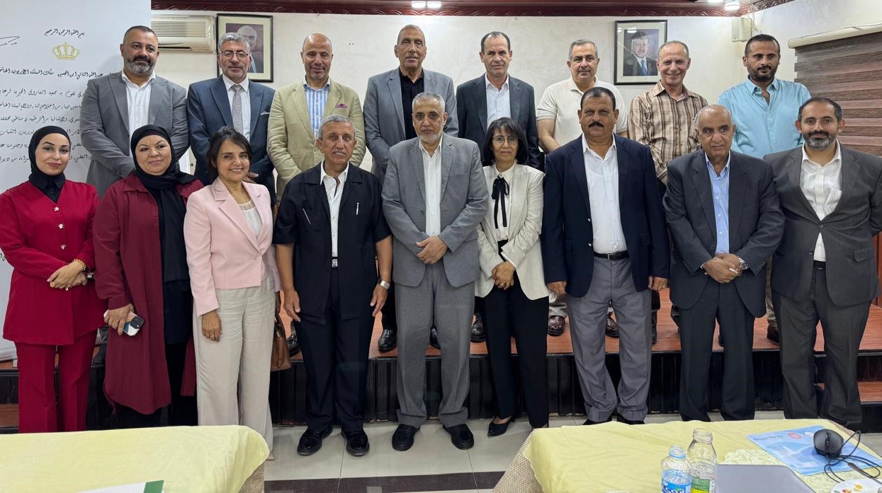 عمل الأعيان تزور التدريب التقني والفاروق الخيرية