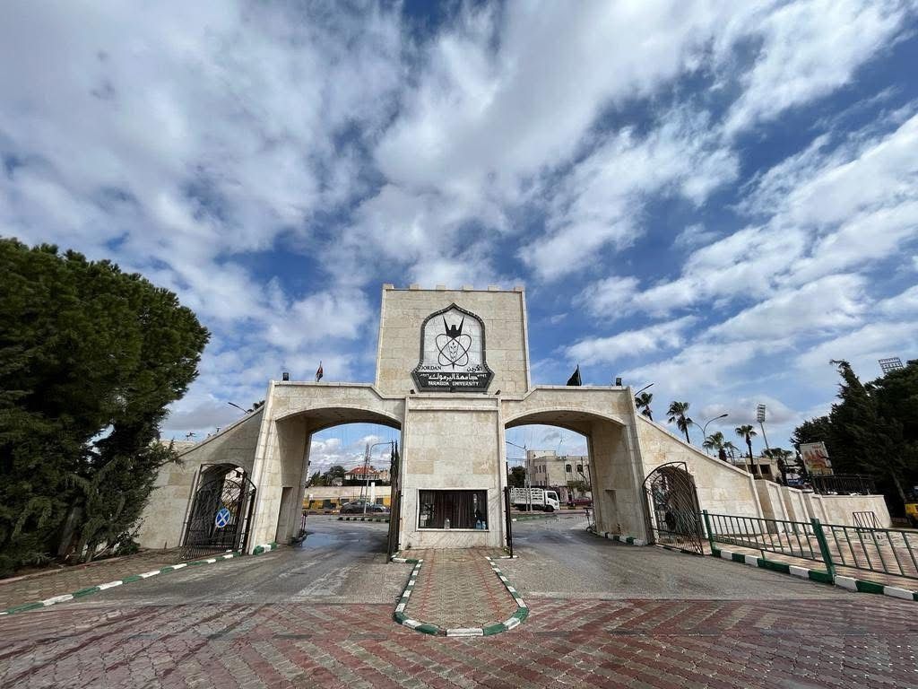 اليرموك تؤجل امتحانات الثلاثاء وتحول المحاضرات عن بُعد