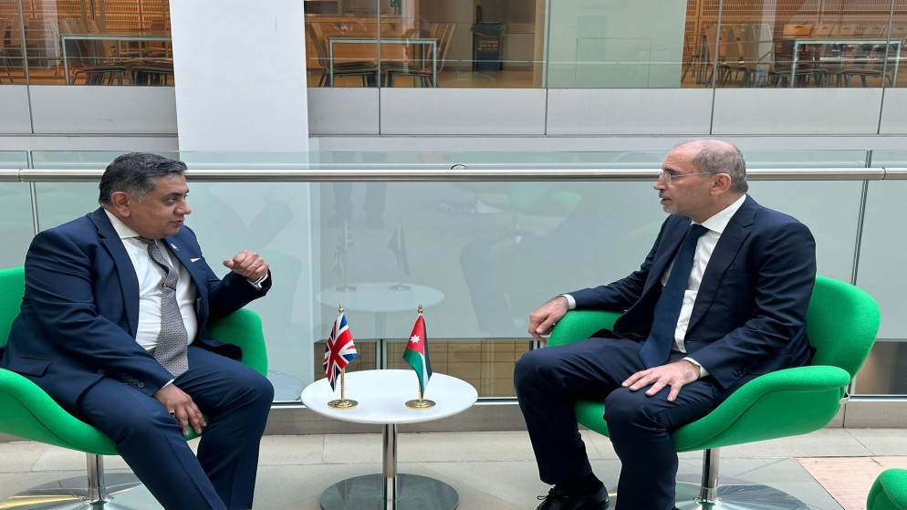وزير الخارجية يلتقي وزير الدولة البريطاني لشؤون الشرق الأوسط
