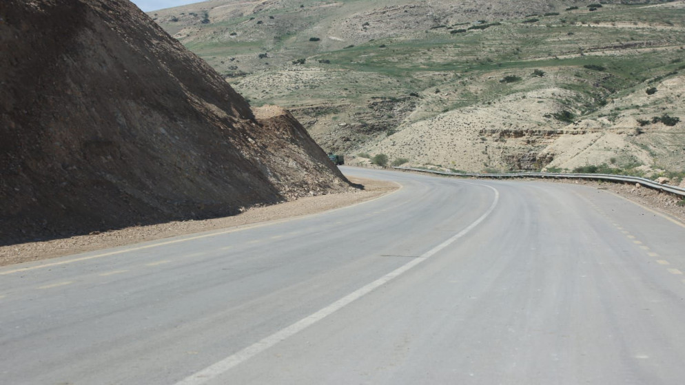 وزير الأشغال يتفقد مشاريع في العاصمة ووادي شعيب